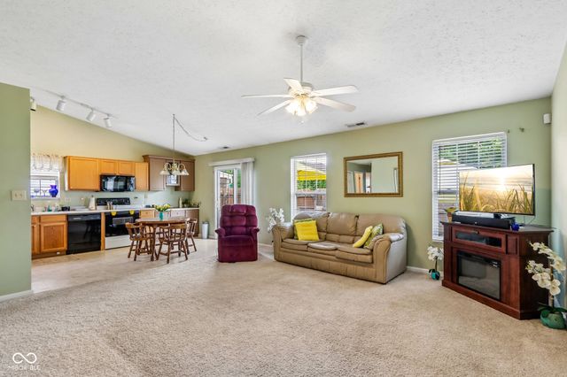 6660 W Denton Drive, Mccordsville, IN 46055
