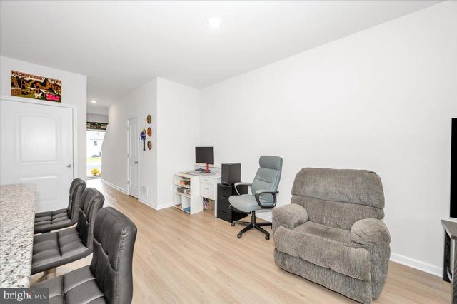 31 BLOOMSBURY ST, Falling Waters, WV 25419