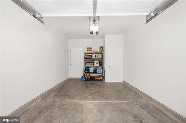 31 BLOOMSBURY ST, Falling Waters, WV 25419