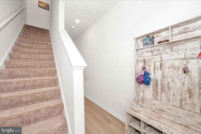 31 BLOOMSBURY ST, Falling Waters, WV 25419