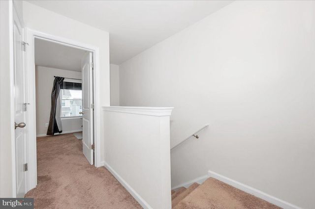 31 BLOOMSBURY ST, Falling Waters, WV 25419