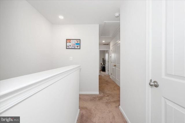 31 BLOOMSBURY ST, Falling Waters, WV 25419