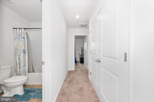 31 BLOOMSBURY ST, Falling Waters, WV 25419