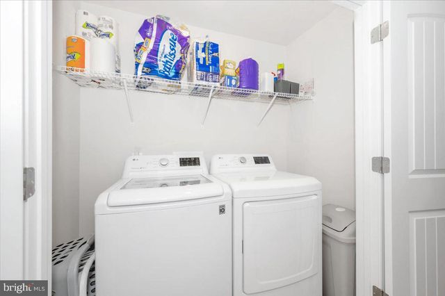 31 BLOOMSBURY ST, Falling Waters, WV 25419