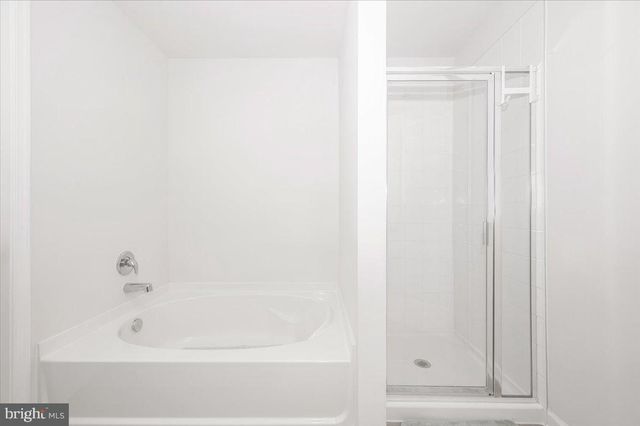 31 BLOOMSBURY ST, Falling Waters, WV 25419