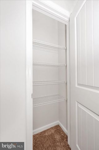 31 BLOOMSBURY ST, Falling Waters, WV 25419