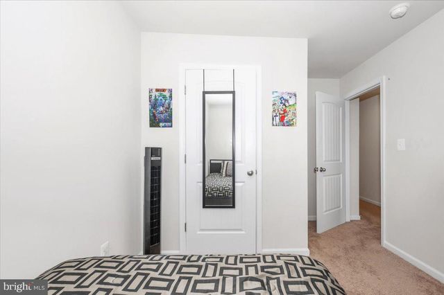 31 BLOOMSBURY ST, Falling Waters, WV 25419