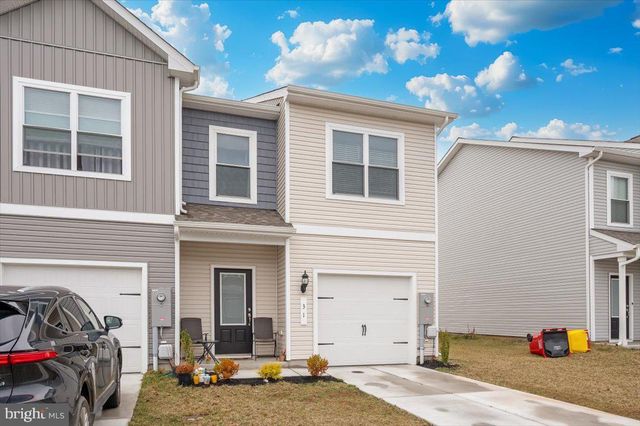 31 BLOOMSBURY ST, Falling Waters, WV 25419