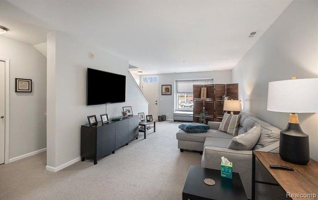 3286 CAMDEN Drive, Troy, MI 48084