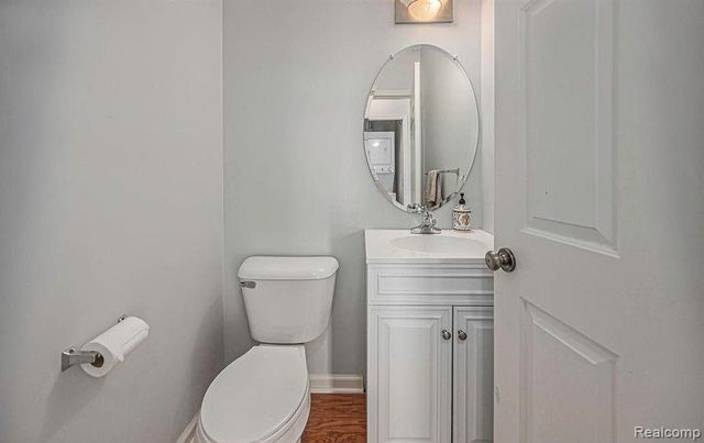 3286 CAMDEN Drive, Troy, MI 48084