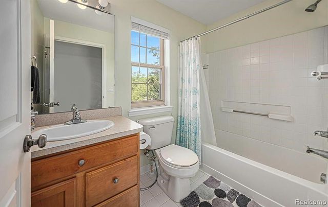 3286 CAMDEN Drive, Troy, MI 48084