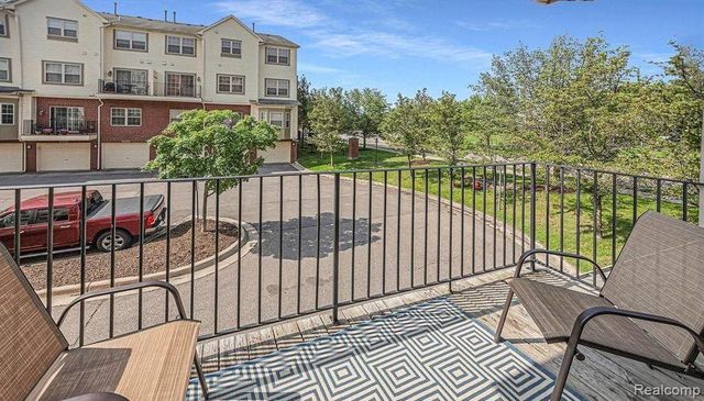 3286 CAMDEN Drive, Troy, MI 48084