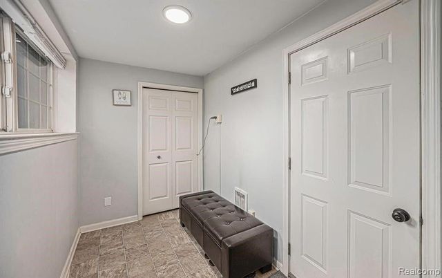 3286 CAMDEN Drive, Troy, MI 48084