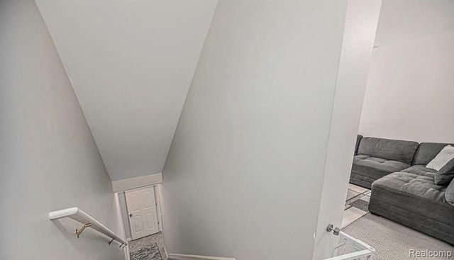 3286 CAMDEN Drive, Troy, MI 48084