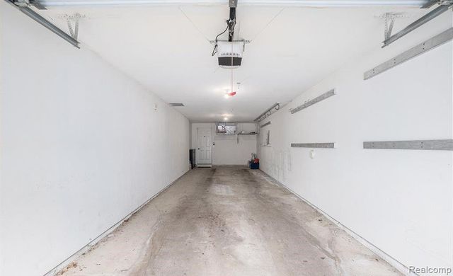 3286 CAMDEN Drive, Troy, MI 48084