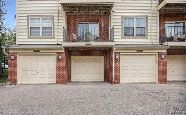 3286 CAMDEN Drive, Troy, MI 48084