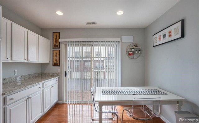 3286 CAMDEN Drive, Troy, MI 48084