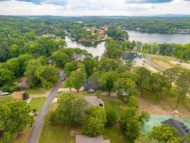 140 Clairmoor Ct, Hot Springs, AR 71913