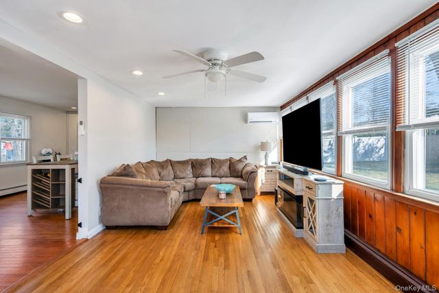 20 Willyn Road, Blue Point, NY 11715