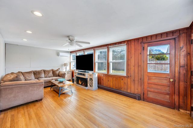 20 Willyn Road, Blue Point, NY 11715