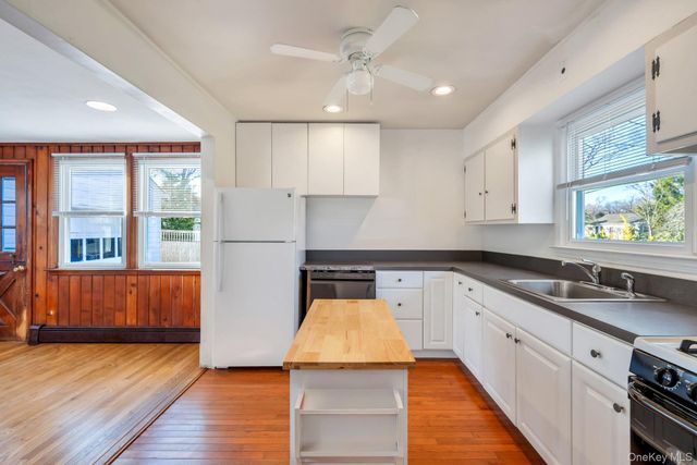 20 Willyn Road, Blue Point, NY 11715