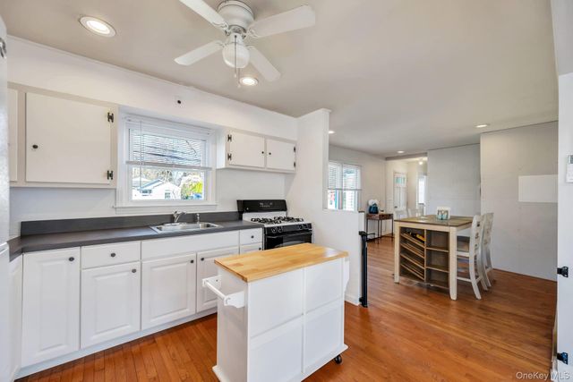 20 Willyn Road, Blue Point, NY 11715