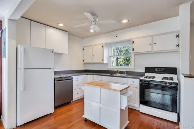 20 Willyn Road, Blue Point, NY 11715