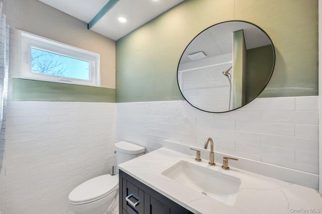 20 Willyn Road, Blue Point, NY 11715