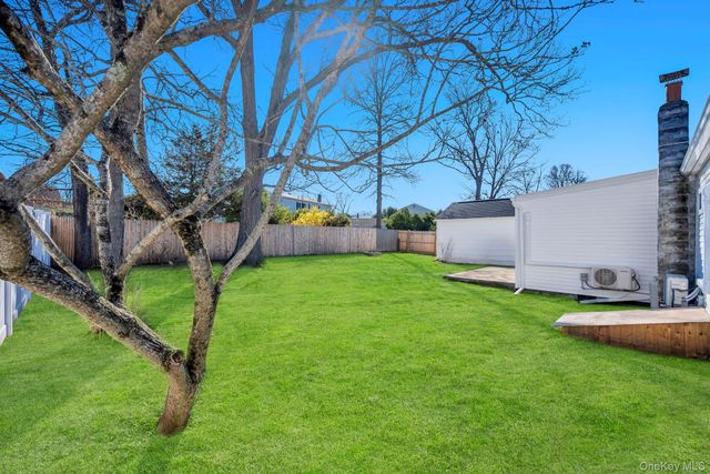 20 Willyn Road, Blue Point, NY 11715