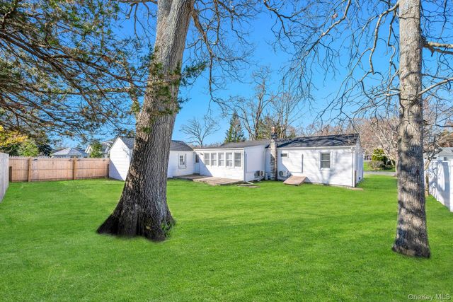 20 Willyn Road, Blue Point, NY 11715