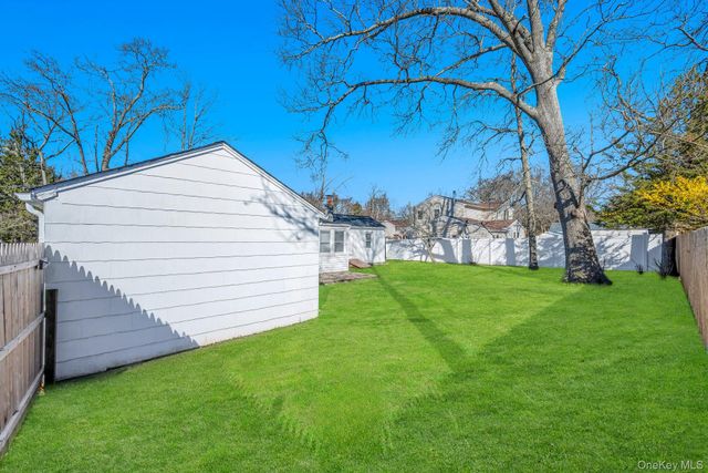 20 Willyn Road, Blue Point, NY 11715