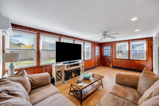 20 Willyn Road, Blue Point, NY 11715