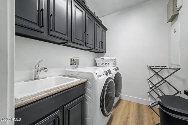 3918 E ROCKINGHAM Road, Phoenix, AZ 85050