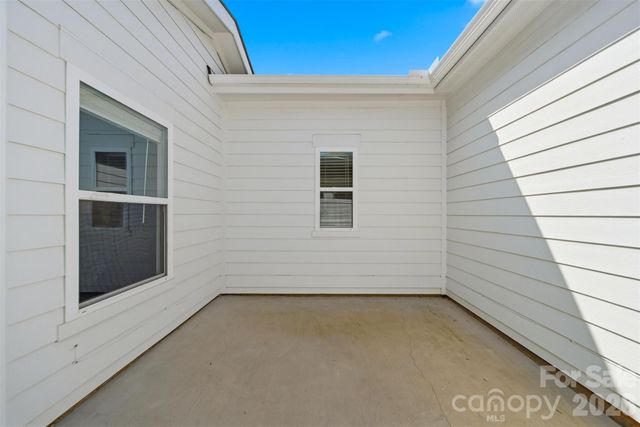1805 Edgewater Drive NW, Conover, NC 28613