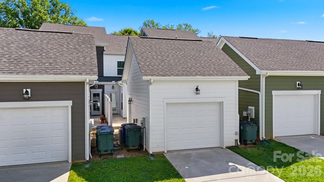 1805 Edgewater Drive NW, Conover, NC 28613