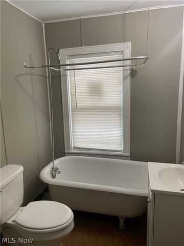 516 Wildwood Avenue, Akron, OH 44320