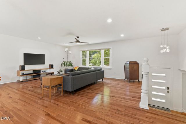 3704 Swann Street, Raleigh, NC 27612