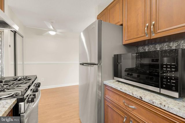 2305 FARRINGTON AVE #203, Alexandria, VA 22303