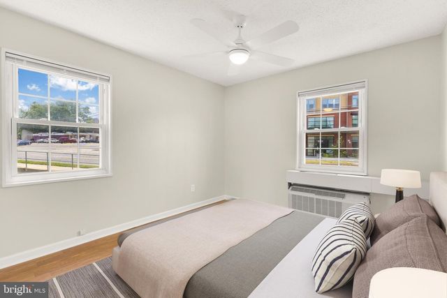 2305 FARRINGTON AVE #203, Alexandria, VA 22303