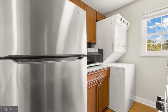 2305 FARRINGTON AVE #203, Alexandria, VA 22303