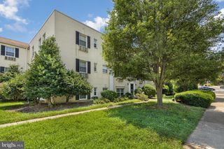 2305 FARRINGTON AVE #203, Alexandria, VA 22303