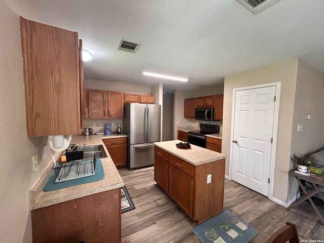 10226 Lion Hunt, San Antonio, TX 78251