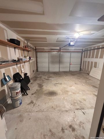 10226 Lion Hunt, San Antonio, TX 78251