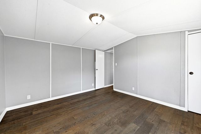 212 Greenfield RD, Kyle, TX 78640