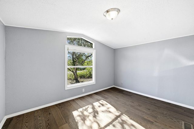 212 Greenfield RD, Kyle, TX 78640