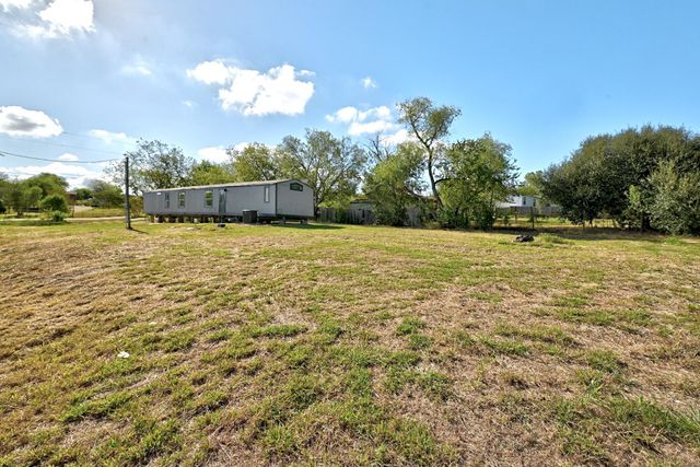 212 Greenfield RD, Kyle, TX 78640