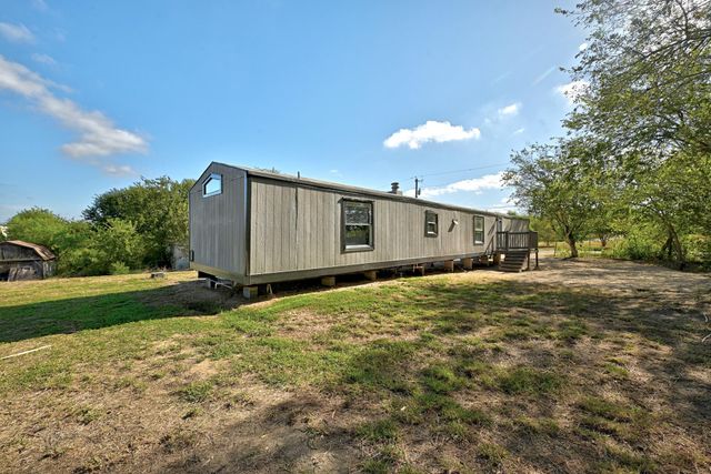 212 Greenfield RD, Kyle, TX 78640