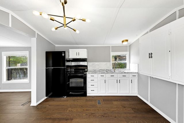 212 Greenfield RD, Kyle, TX 78640