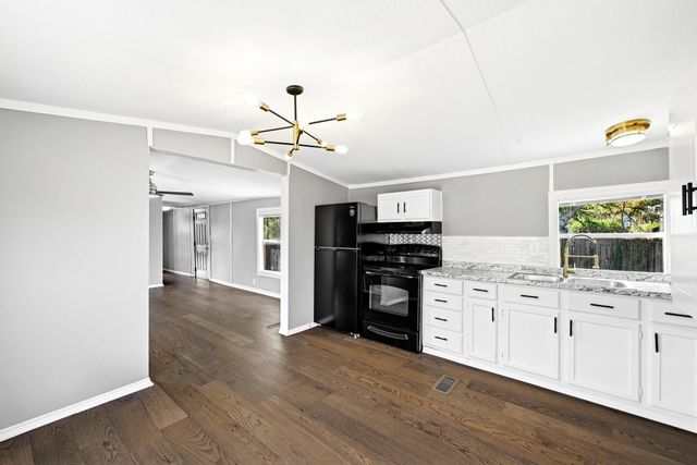 212 Greenfield RD, Kyle, TX 78640
