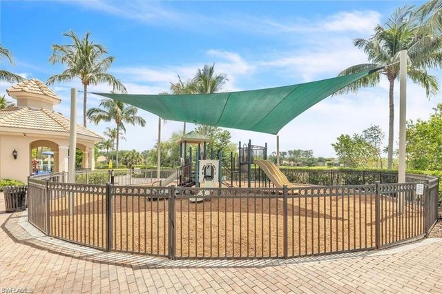 14915 Volterra CT, Naples, FL 34120